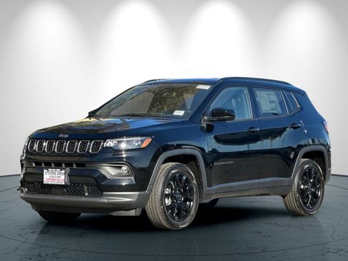 New 2026 Jeep Compass Latitude image 8