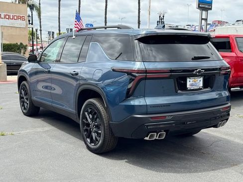New 2026 Chevrolet Traverse LT w/ Midnight/Sport Edition FWD image 3