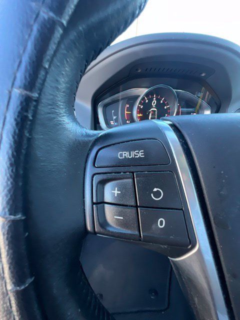 Used 2017 Volvo XC60 T6 Dynamic w/ Preferred Option Package AWD/4WD image 11