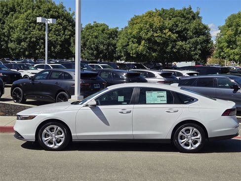 New 2025 Honda Accord LX image 7