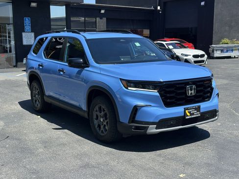 Used 2024 Honda Pilot TrailSport image 7