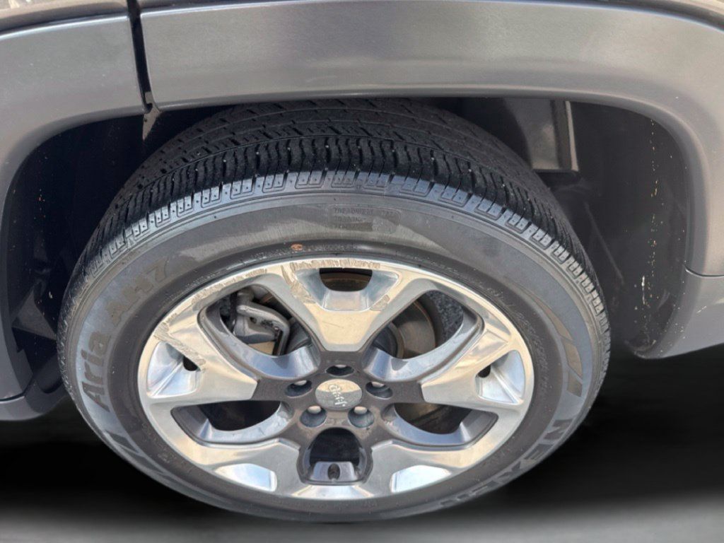 Used 2019 Jeep Compass Limited FWD image 31
