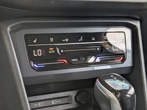 Used 2022 Volkswagen Tiguan SEL R-Line image 21