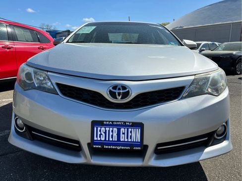 Used 2014 Toyota Camry SE image 4