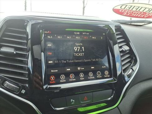 Certified 2019 Jeep Cherokee Limited image 16