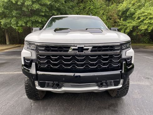 Used 2025 Chevrolet Silverado 1500 ZR2 w/ Technology Package AWD/4WD image 3