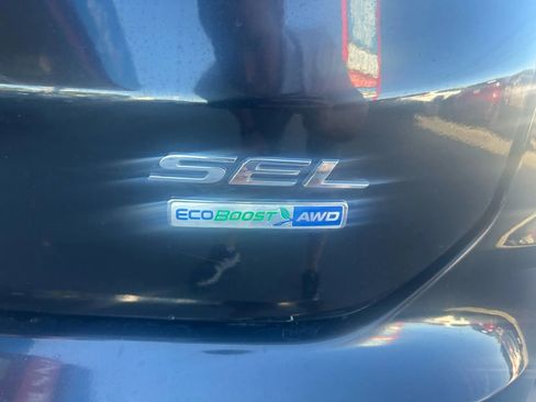 Used 2020 Ford Edge SEL image 17