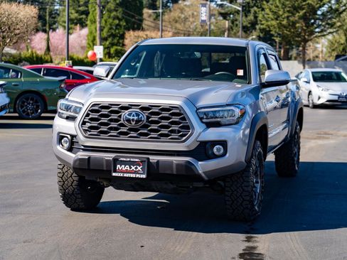 Used 2021 Toyota Tacoma TRD Off-Road w/ Technology Package AWD/4WD image 4