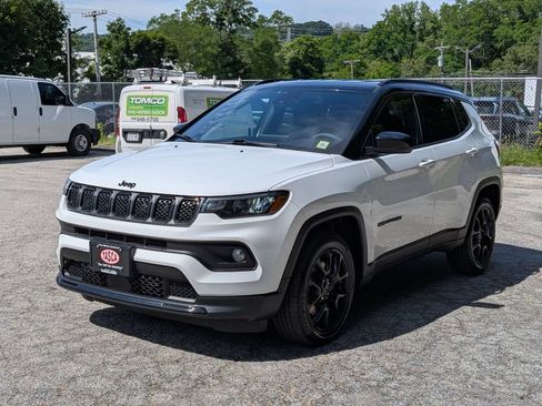 Certified 2023 Jeep Compass Latitude AWD/4WD image 9