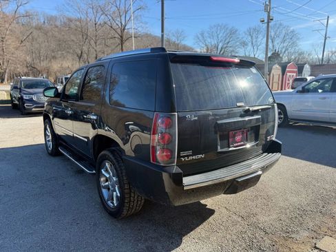 Used 2011 GMC Yukon Denali image 7