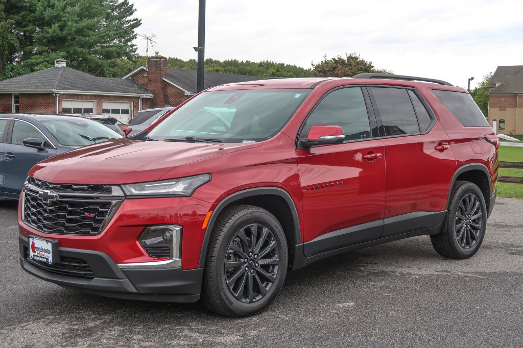 Used 2023 Chevrolet Traverse RS AWD/4WD image 1