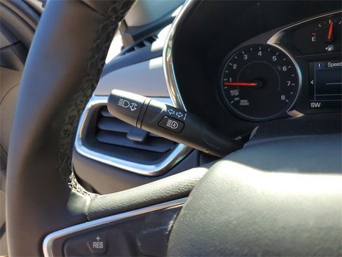 Used 2023 Chevrolet Equinox LT w/ Driver Convenience Package image 14