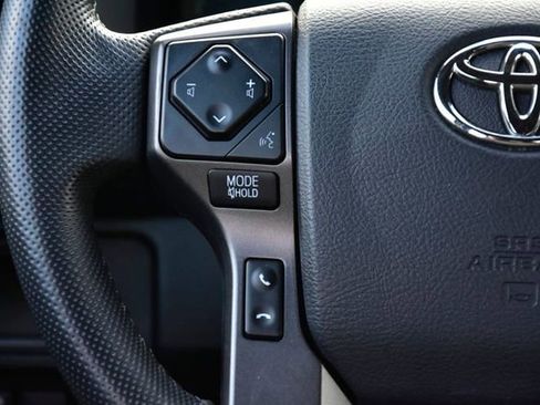 Used 2018 Toyota Tacoma TRD Sport image 17