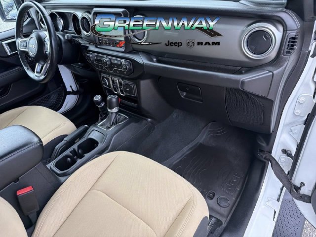 Used 2022 Jeep Wrangler Unlimited Sahara w/ Cold Weather Group AWD/4WD image 9