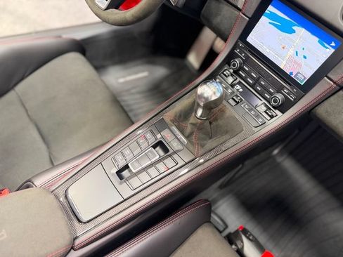 Used 2022 Porsche 718 Boxster Spyder RWD image 25