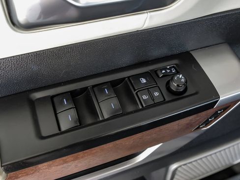 Used 2023 Toyota Sequoia Capstone AWD/4WD image 44