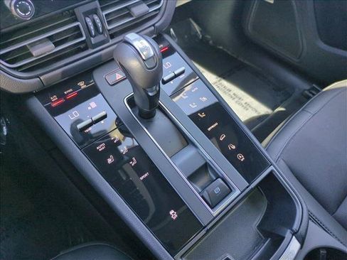 Used 2024 Porsche Macan Turbo AWD/4WD image 12