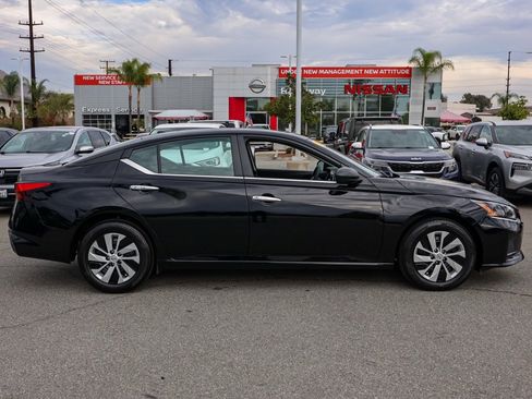 Used 2025 Nissan Altima 2.5 S image 3