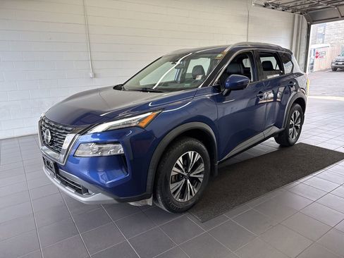 Used 2021 Nissan Rogue SV w/ Premium Package image 5