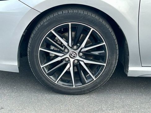 Used 2021 Toyota Camry SE image 12
