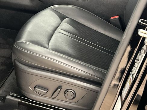 Used 2024 Kia Sorento S image 12