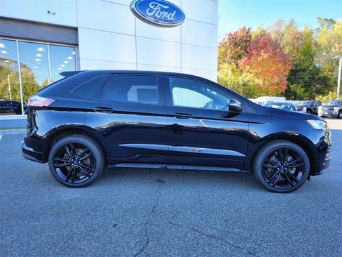 Used 2022 Ford Edge ST w/ Equipment Group 401A image 6