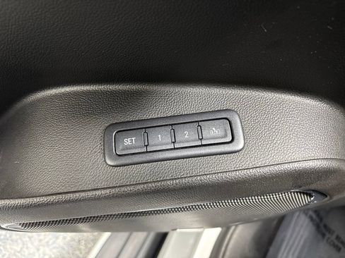 Used 2018 GMC Yukon XL SLT AWD/4WD image 38