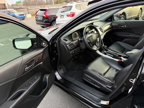 Used 2017 Honda Accord EX-L image 7