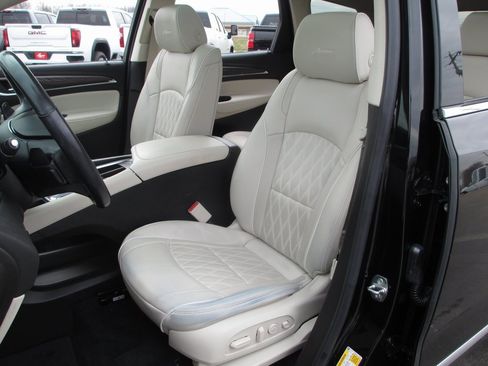 Certified 2022 Buick Enclave Avenir w/ Avenir Technology Package image 18