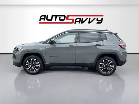 Used 2023 Jeep Compass Limited image 4