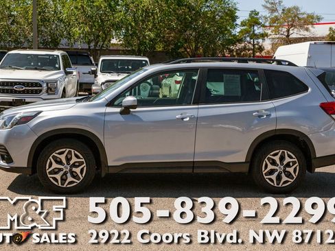 Used 2023 Subaru Forester Premium AWD/4WD image 7