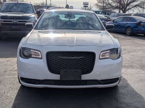 Used 2022 Chrysler 300 Touring w/ Sport Appearance Package image 9