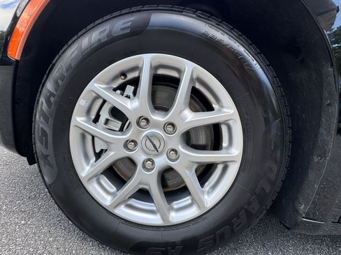 Used 2024 Chrysler Pacifica Touring-L FWD image 13