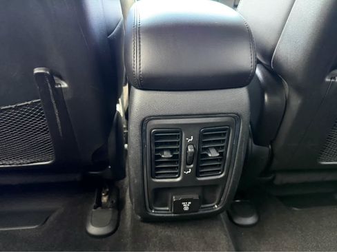 Used 2021 Jeep Grand Cherokee Laredo X AWD/4WD image 24