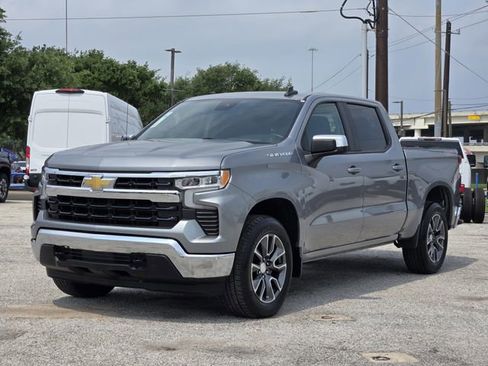 Used 2023 Chevrolet Silverado 1500 LT AWD/4WD image 3
