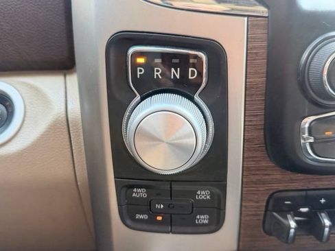 Used 2018 RAM 1500 Laramie w/ Convenience Group AWD/4WD image 15