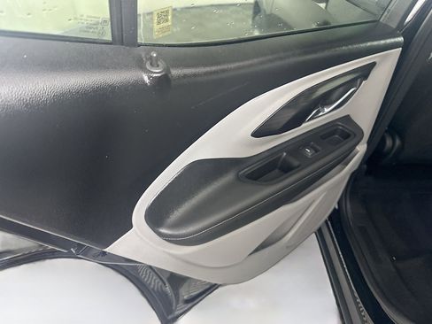 Used 2024 GMC Terrain SLE image 24