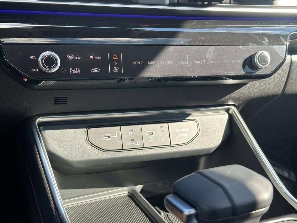 New 2026 Kia Carnival SX Prestige FWD image 18