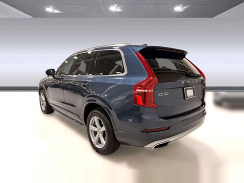 Used 2020 Volvo XC90 T5 Momentum image 3