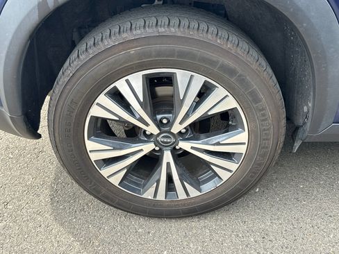 Certified 2023 Nissan Rogue SV image 4