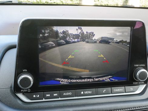 Used 2023 Nissan Rogue S FWD image 22