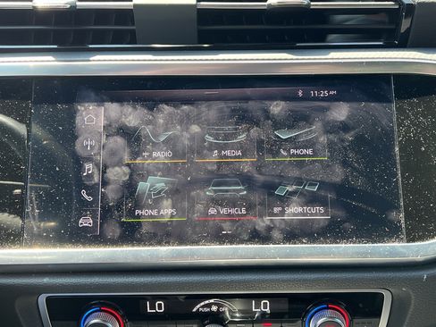 Used 2019 Audi Q3 2.0T Premium w/ Convenience Package AWD/4WD image 25