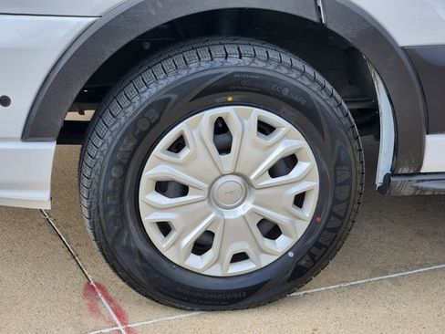 Used 2024 Ford Transit 350 XLT RWD image 17