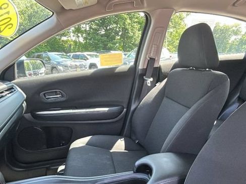 Used 2018 Honda HR-V LX image 34