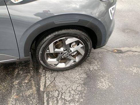 Certified 2025 Hyundai Venue Limited image 27