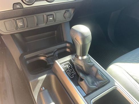 Used 2022 Toyota Tacoma SR5 image 40