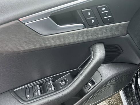 Used 2017 Audi A4 2.0T allroad Premium Plus w/ Technology Package image 12