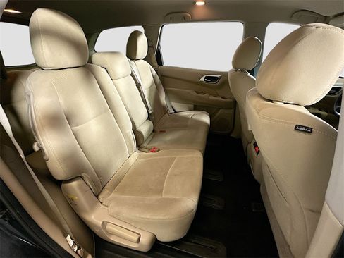 Used 2016 Nissan Pathfinder S image 27