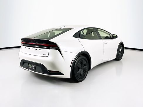 Used 2024 Toyota Prius LE FWD image 9