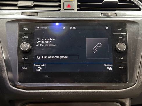 Used 2020 Volkswagen Tiguan SEL image 27